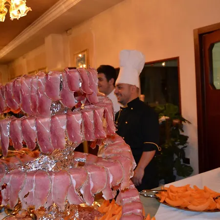 Hotel Forum 4*