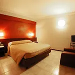 Ξενοδοχείο Forum 4*